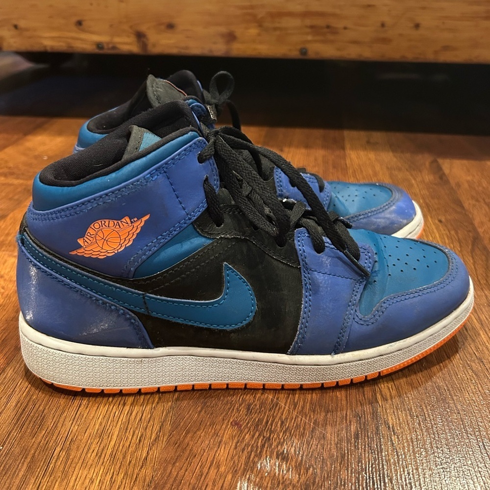 Air Jordan 1 mid grade school size 6.5 racer blue green abyss and black - Picture 2 of 11